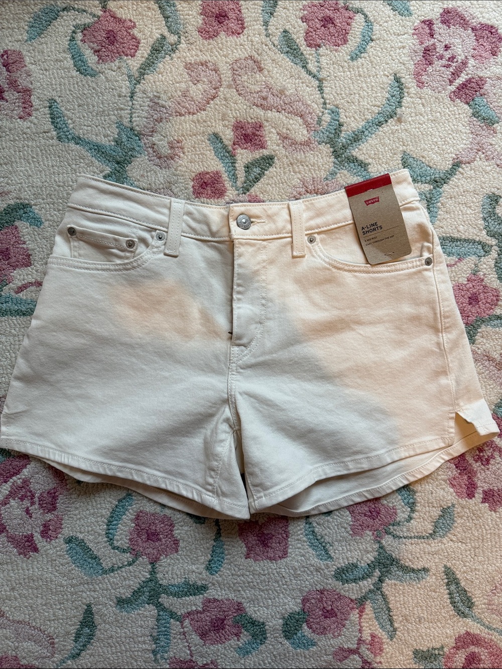 Levi's Women's Cream Denim High-Rise Shorts